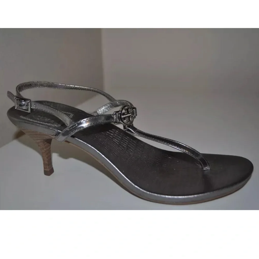 Tory Burch Metallic Silver Leather Logo Low Heel Sandals Shoe Sz 7.5 Ankle Strap